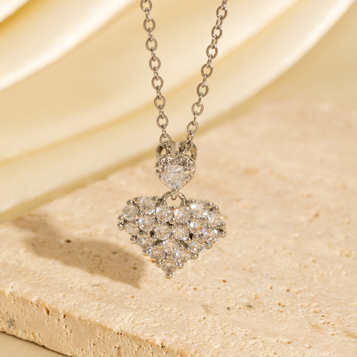 Light-luxury Vintage Micro-pave Zircon Heart Sweater Chain