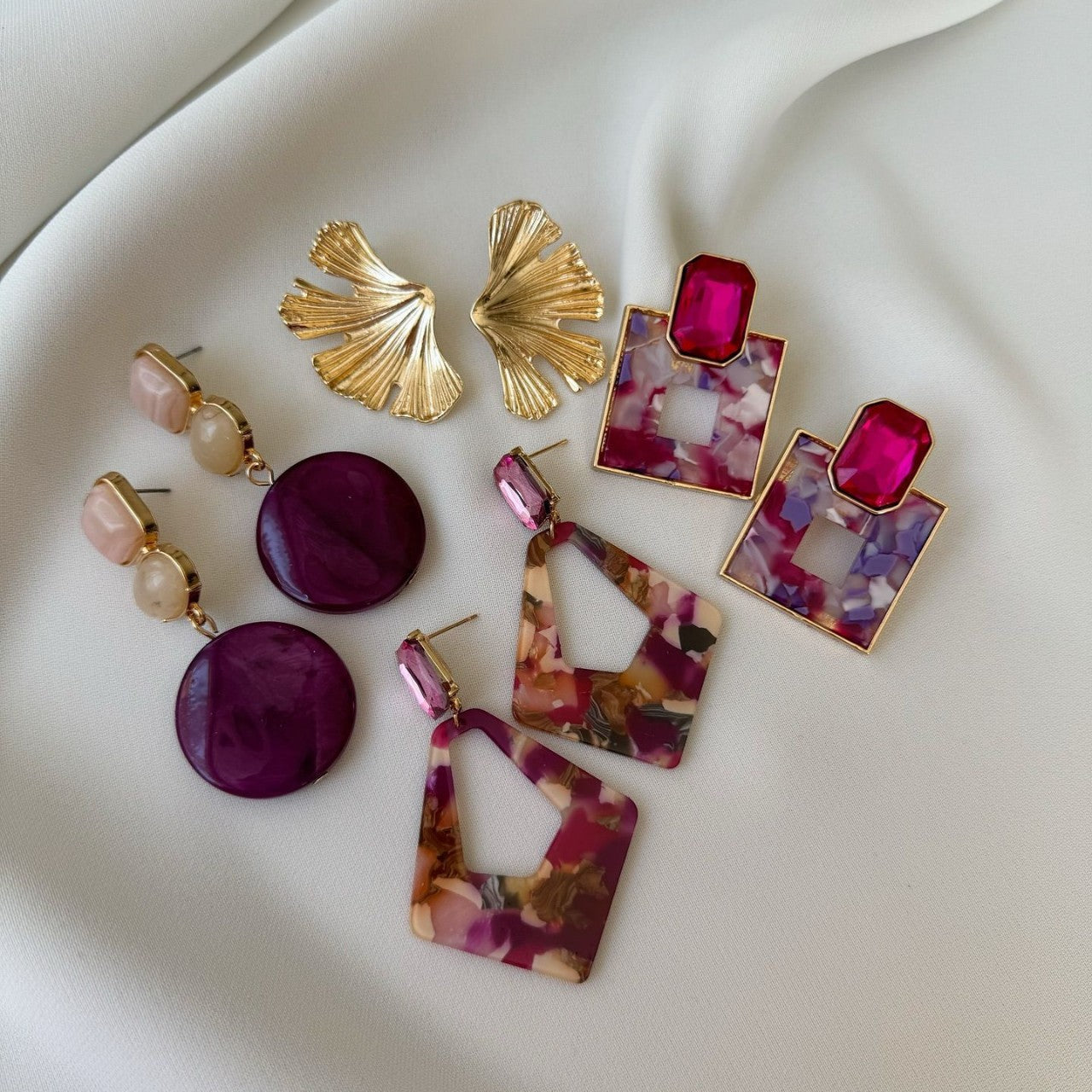 Retro Hollow Heart-Shaped Geometric Earrings