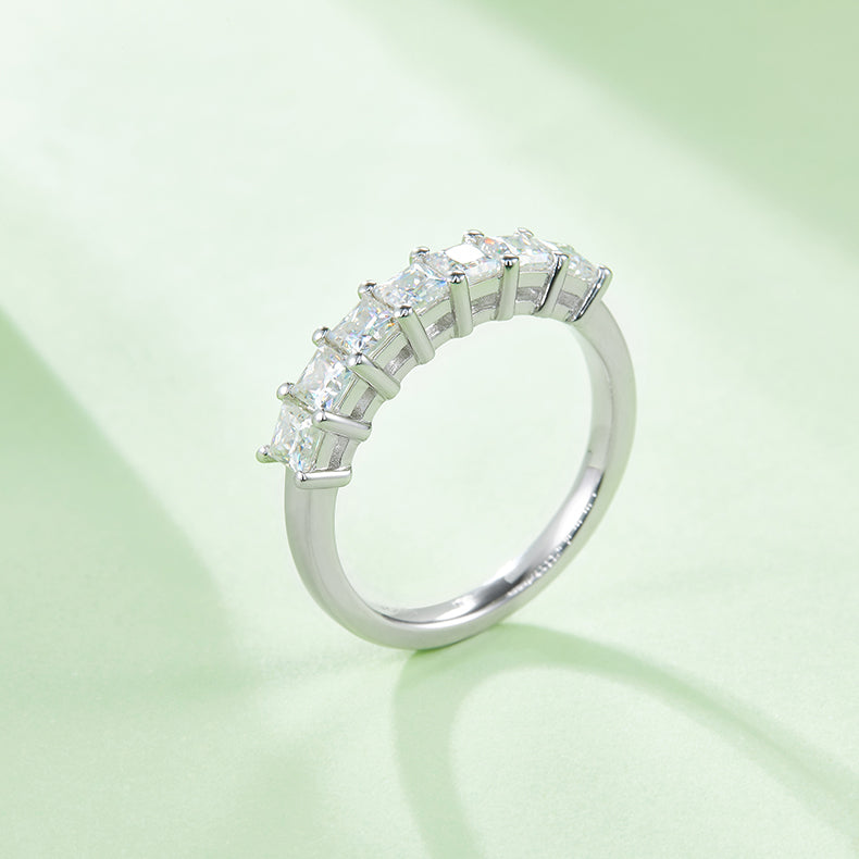 A Luxurious And Fashionable Light Luxury Jewelry Silver Ring Set With Top-quality Moissanite, S925 Silver Plated With Platinum