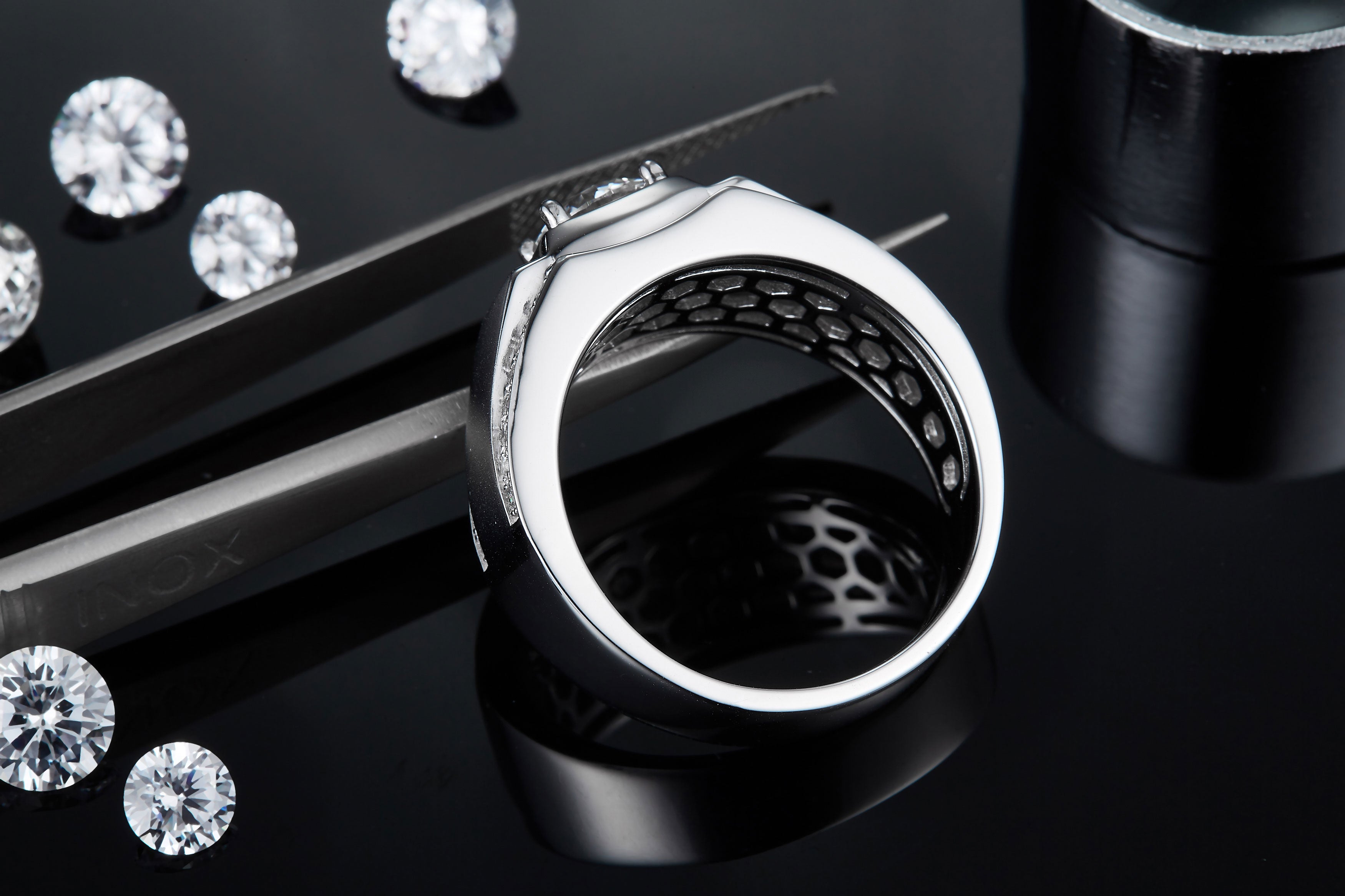Men's 1-carat Luxury And Fashionable Light Luxury Jewelry Silver Ring Set With Top-quality Moissanite, S925 Silver-plated Platinum