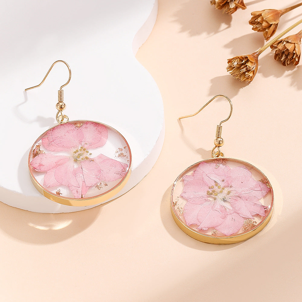 Fresh And Stylish Resin Daisy Earrings With Preserved Flowers A Unique Statement Piece