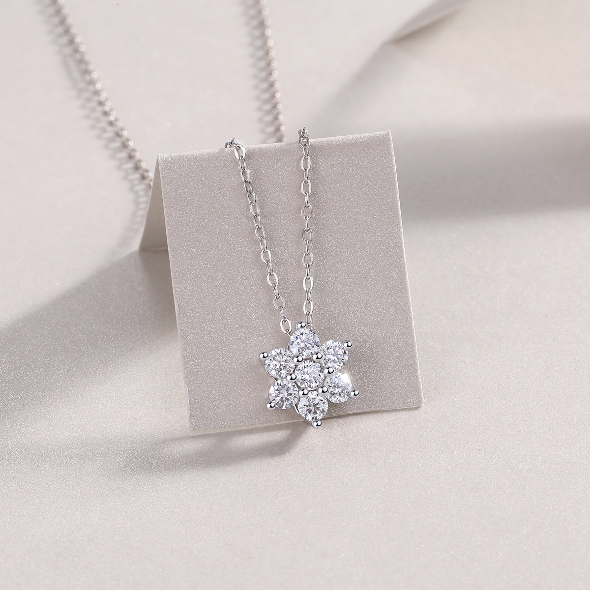Snowflake Fluttering - A Fashionable And Light Luxury Jewelry Pendant Necklace Set With Top-quality Moissanite, S925 Silver Plated Platinum