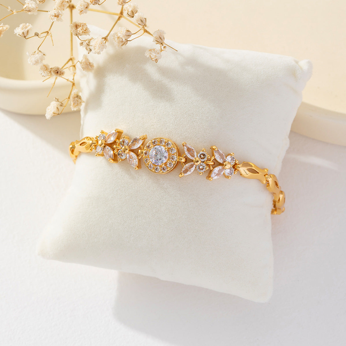 Stylish And Minimalist Alloy Bracelet For Women