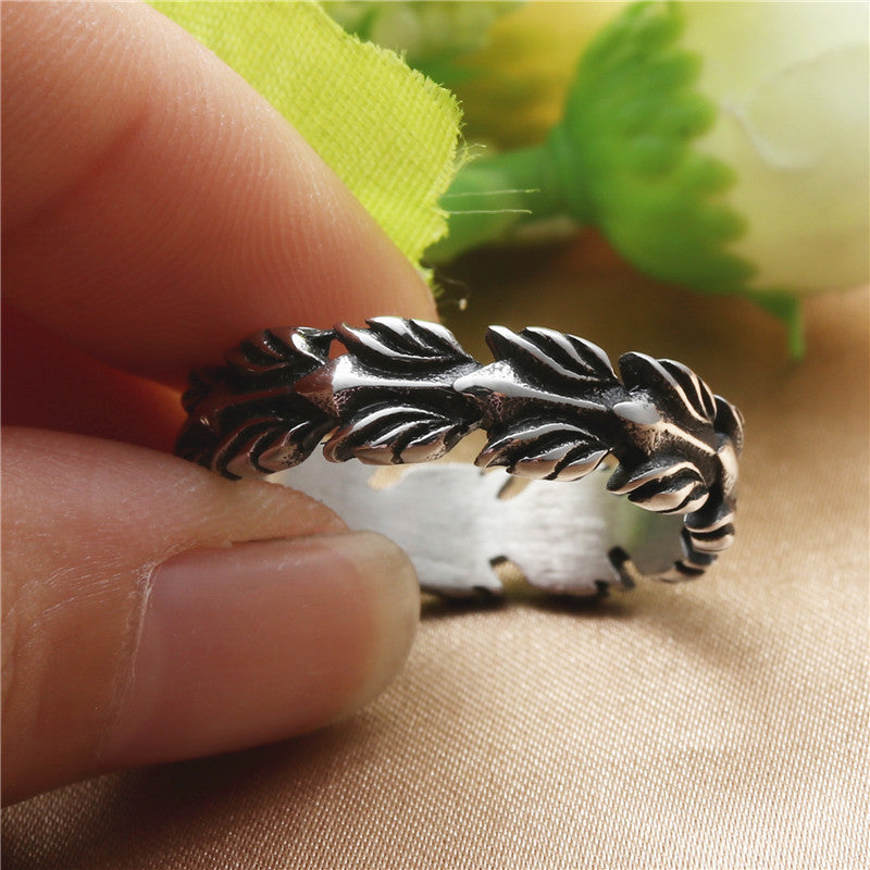 Vintage Personalized Hollow Titanium Steel Ring With A Vine Design