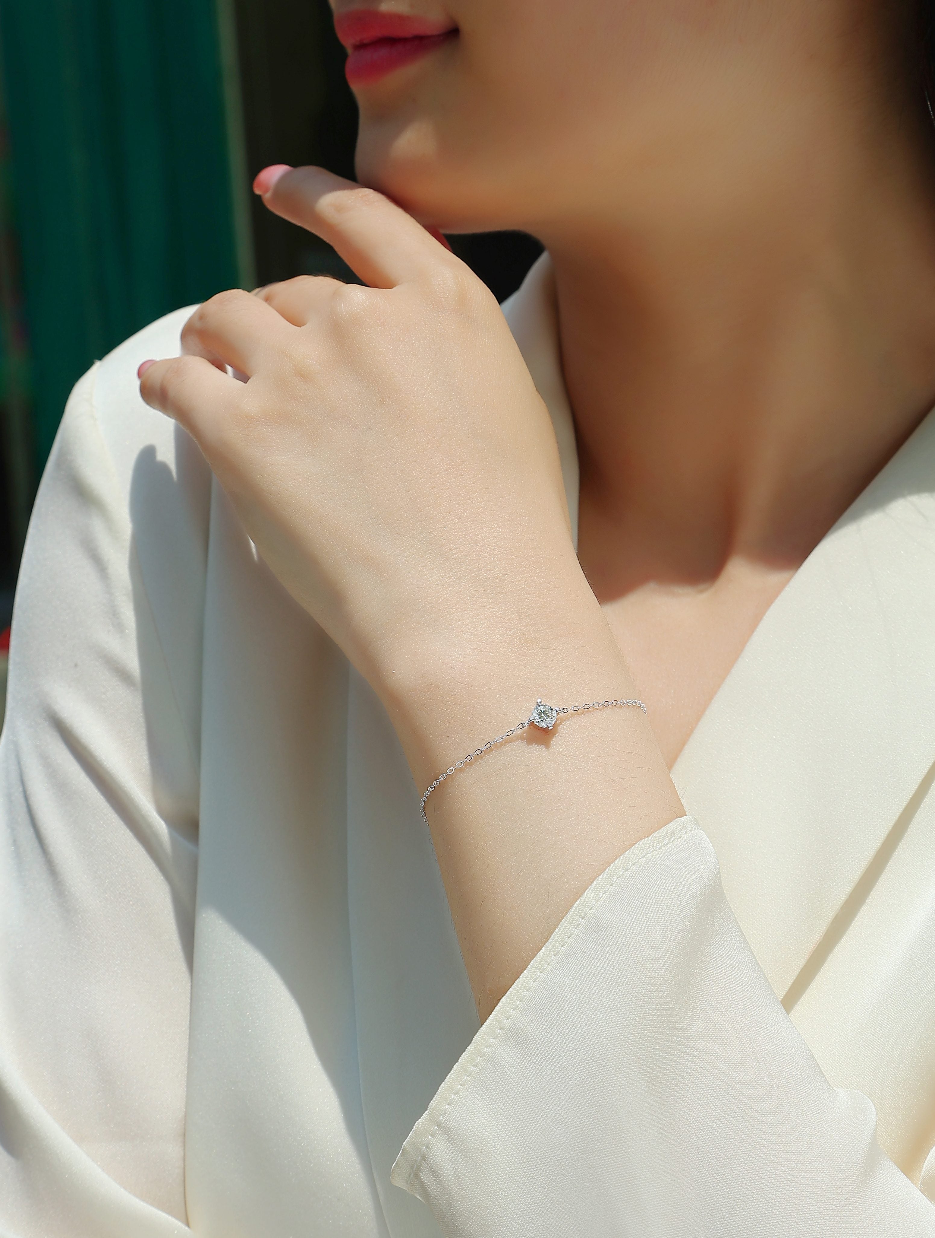 Cross-linked Bracelet - Set With Top-quality Moissanite, A Luxurious And Fashionable Light Luxury Jewelry Silver Bracelet, S925 Silver-plated Platinum