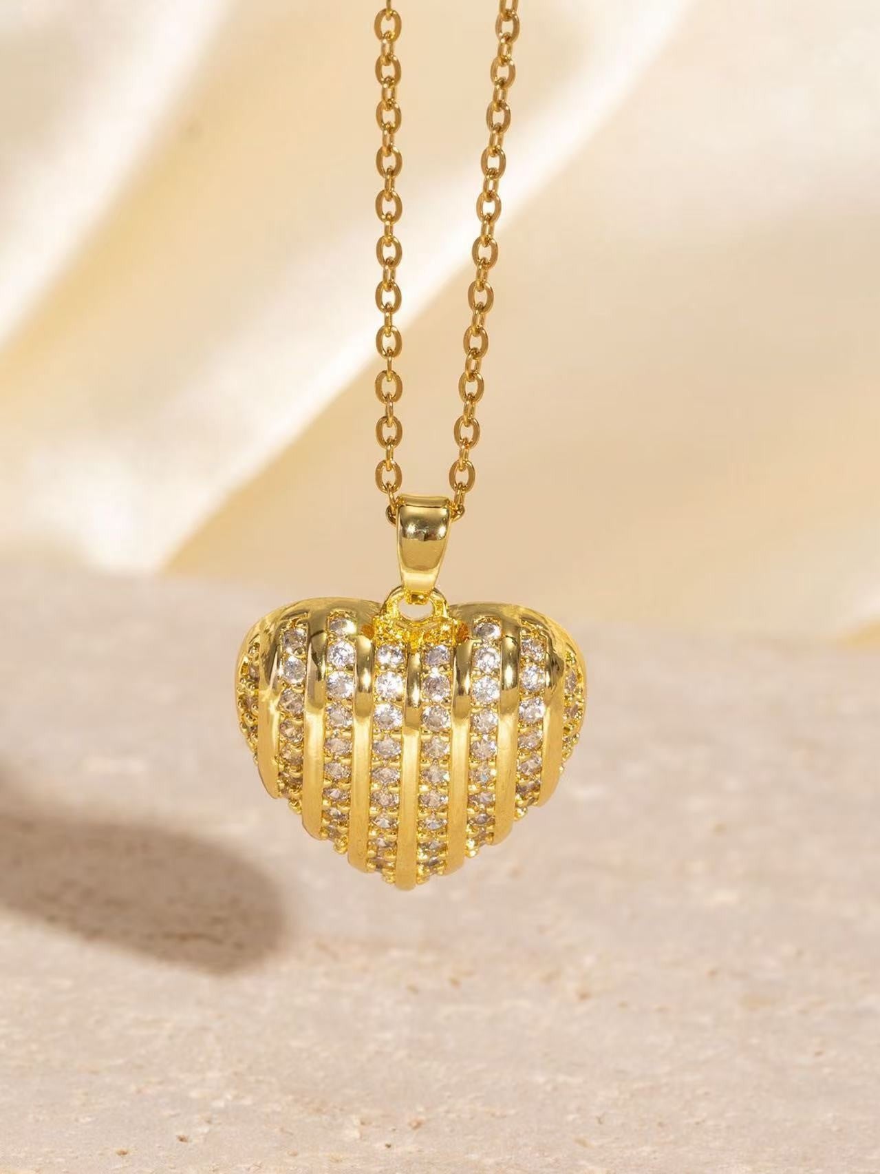Light-luxury Vintage Micro-pave Zircon Heart Sweater Chain
