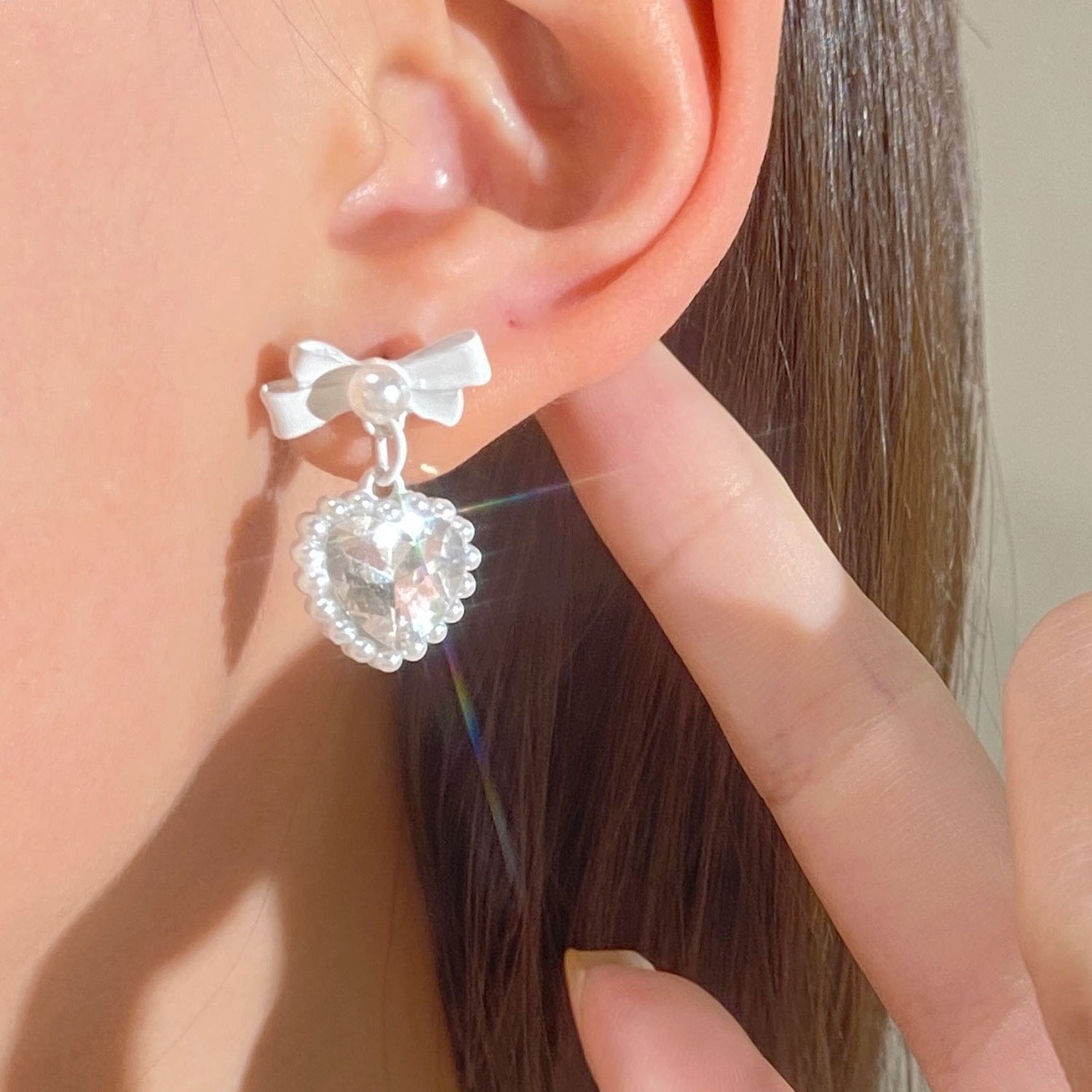 Light-luxury Pearl-embellished Bow Earrings