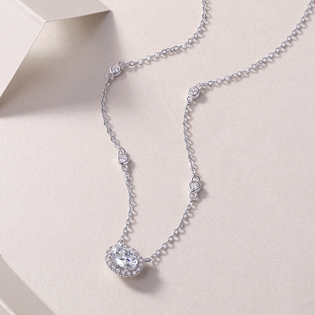 White Summer Night - A Fashionable And Light Luxury Jewelry Pendant Necklace Set With Top-quality Moissanite, S925 Silver Plated Platinum