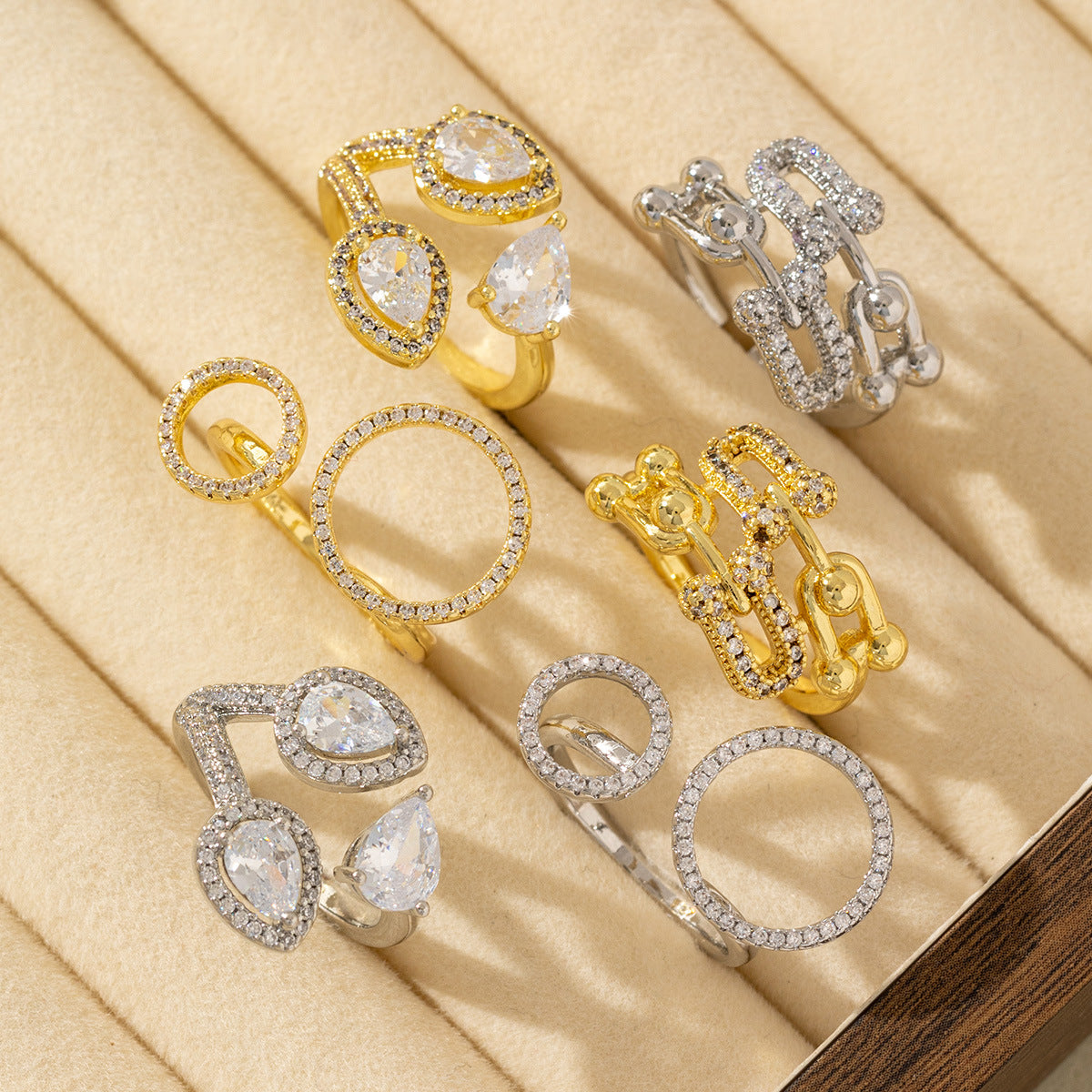 Asymmetric-opening Adjustable Horseshoe Buckle Ring