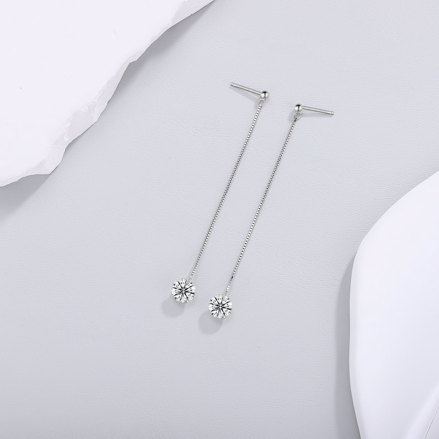 Top-quality Moissanite Luxury And Fashionable Light Luxury Jewelry Silver Stud Earrings S925 Silver Plated Platinum