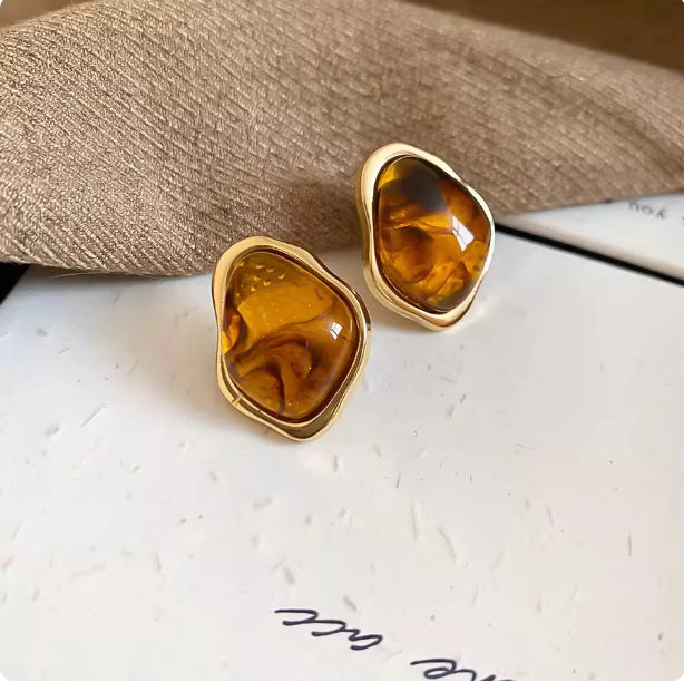 Sophisticated Silver Geometric Irregular Resin Heart Earrings
