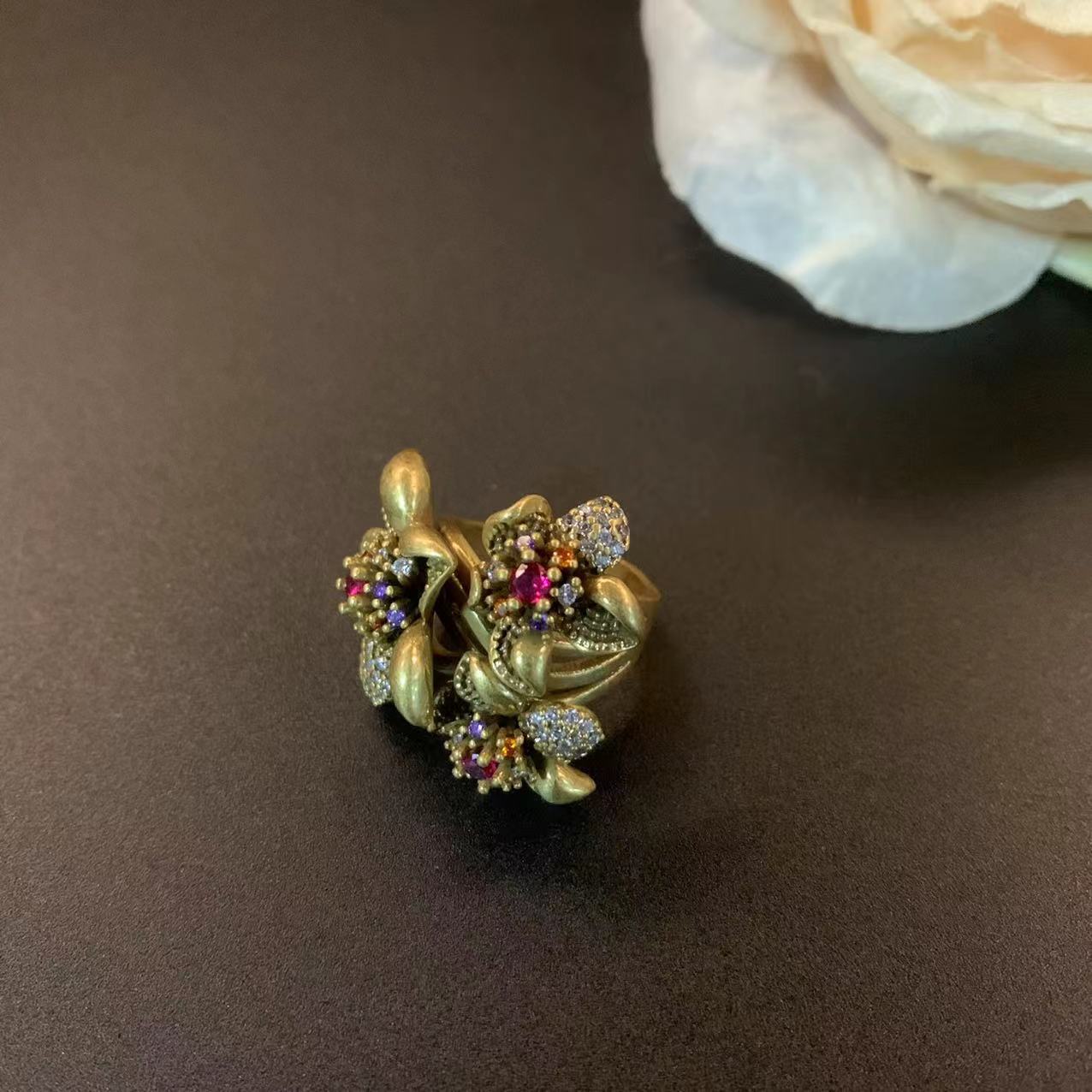 Design A High-end Ring And Earring Set