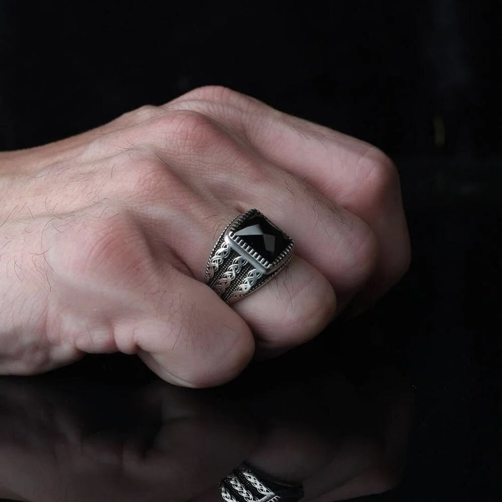 Gemstone-inlaid Alloy Ring For Men In European And American Styles