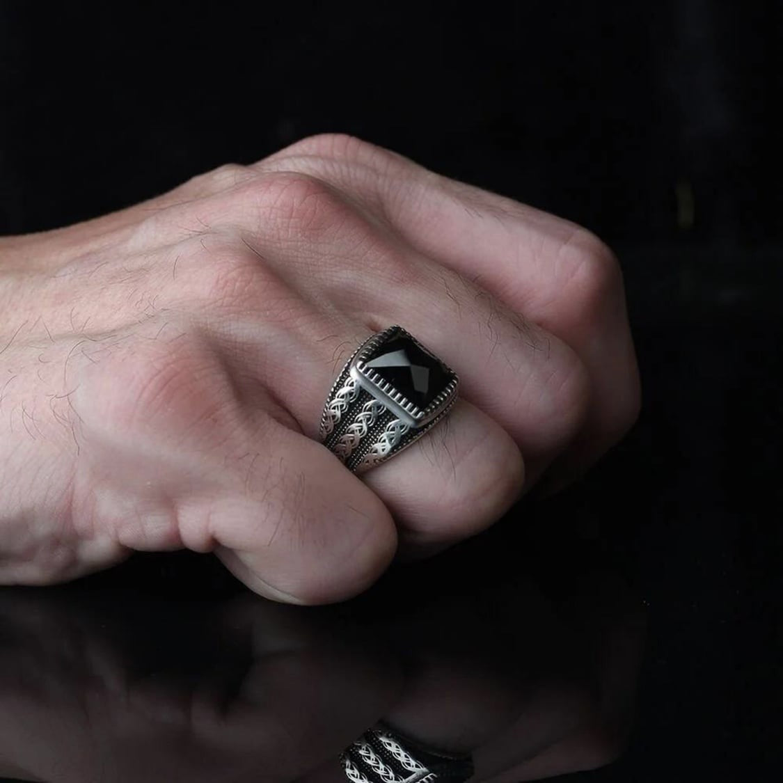 Gemstone-inlaid Alloy Ring For Men In European And American Styles