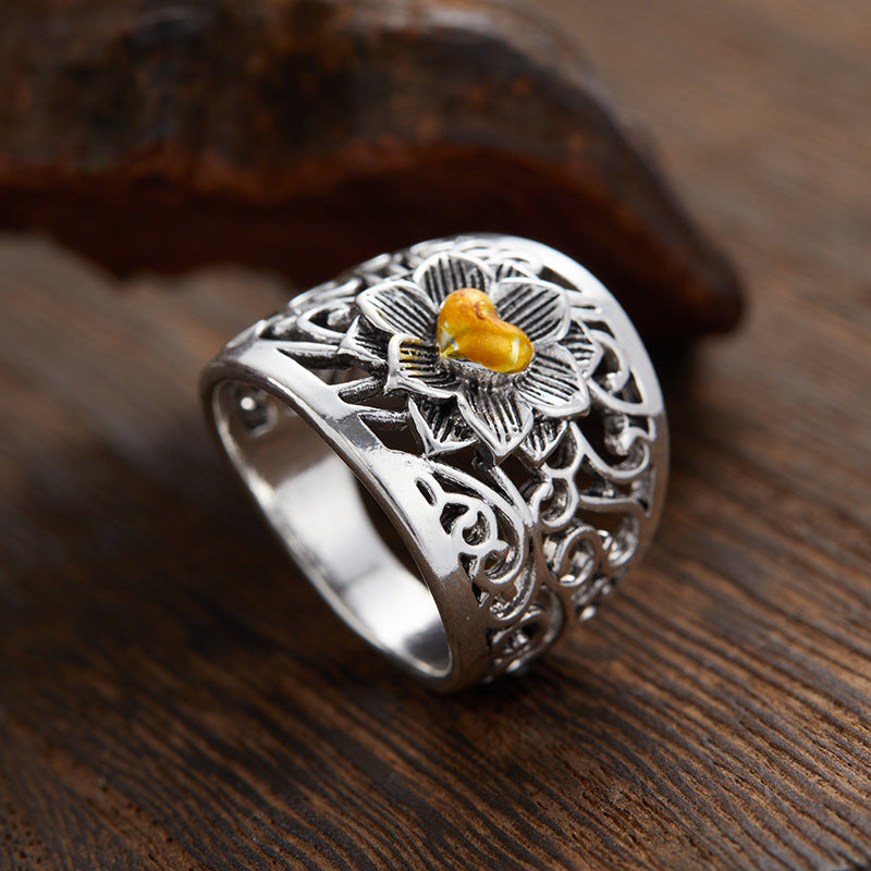 Fashionable Retro Hollow Wide-Brim Pattern Ring With A Heart Design