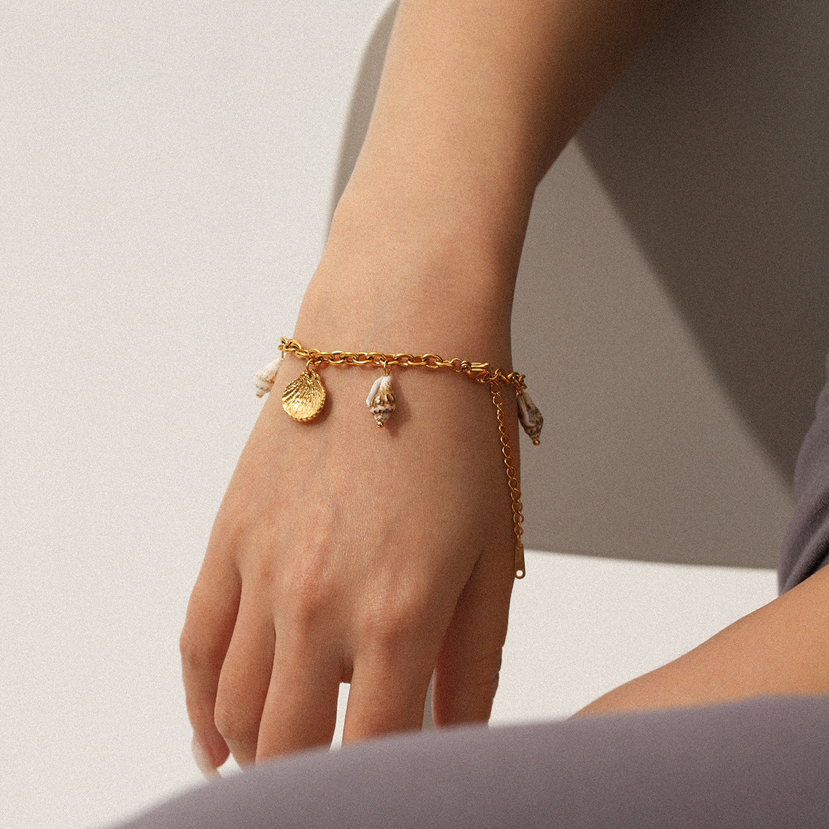 Ocean-style Stainless Steel Bracelet With Shell And Conch Designs