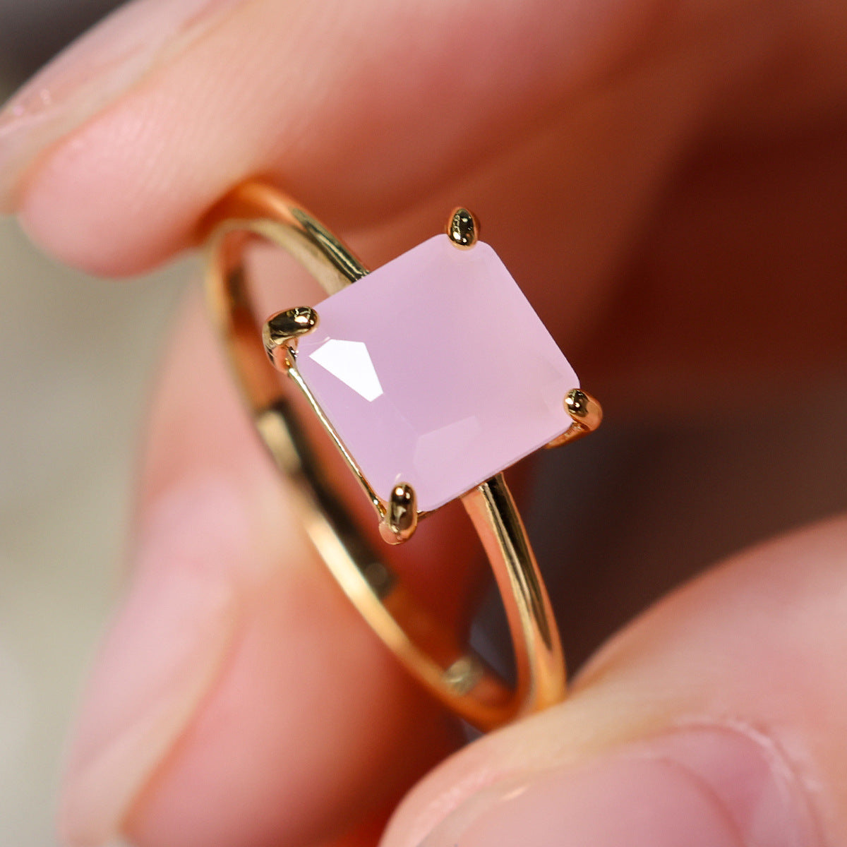 Four-claw Cubic Zirconia Ring Stylish And Versatile
