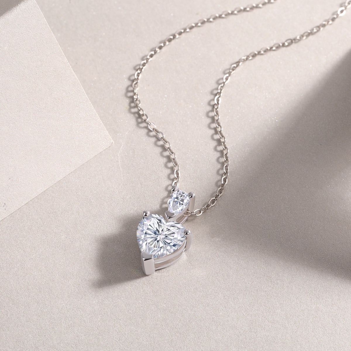 The Beloved Of The Heart - A Fashionable And Light Luxury Jewelry Pendant Necklace Set With Top-quality Moissanite, S925 Silver Plated Platinum