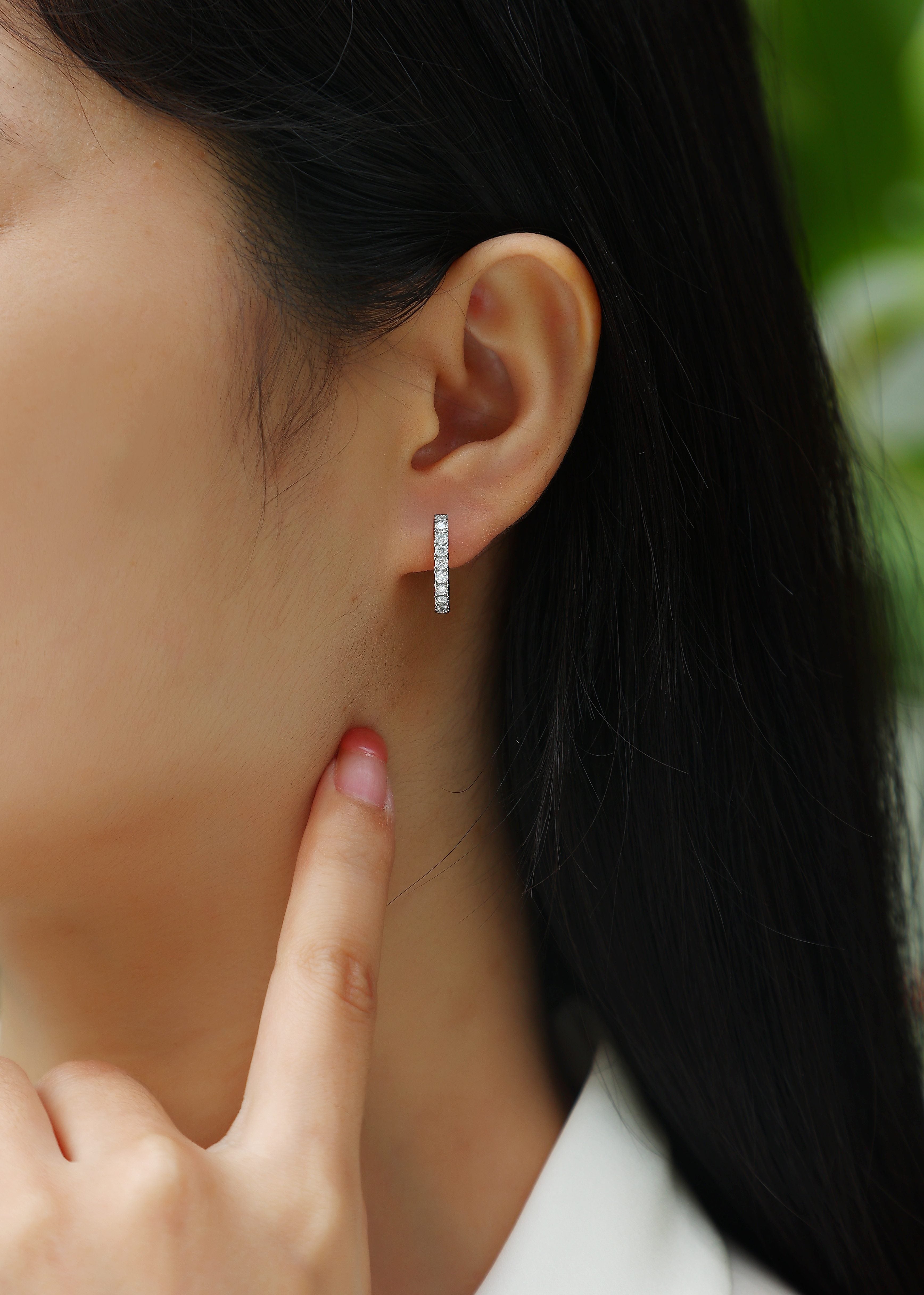 Modern Guide - Premium Moissanite Luxury Fashion Light Luxury Jewelry Silver Stud Earrings S925 Silver Plated Platinum