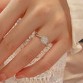 High-end Six-prong Simulated Women's Minimalist Ring