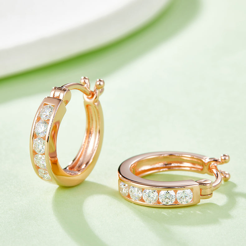 Top-quality Moissanite Luxury And Fashionable Light Luxury Jewelry Silver Stud Earrings S925 Silver Plated Platinum