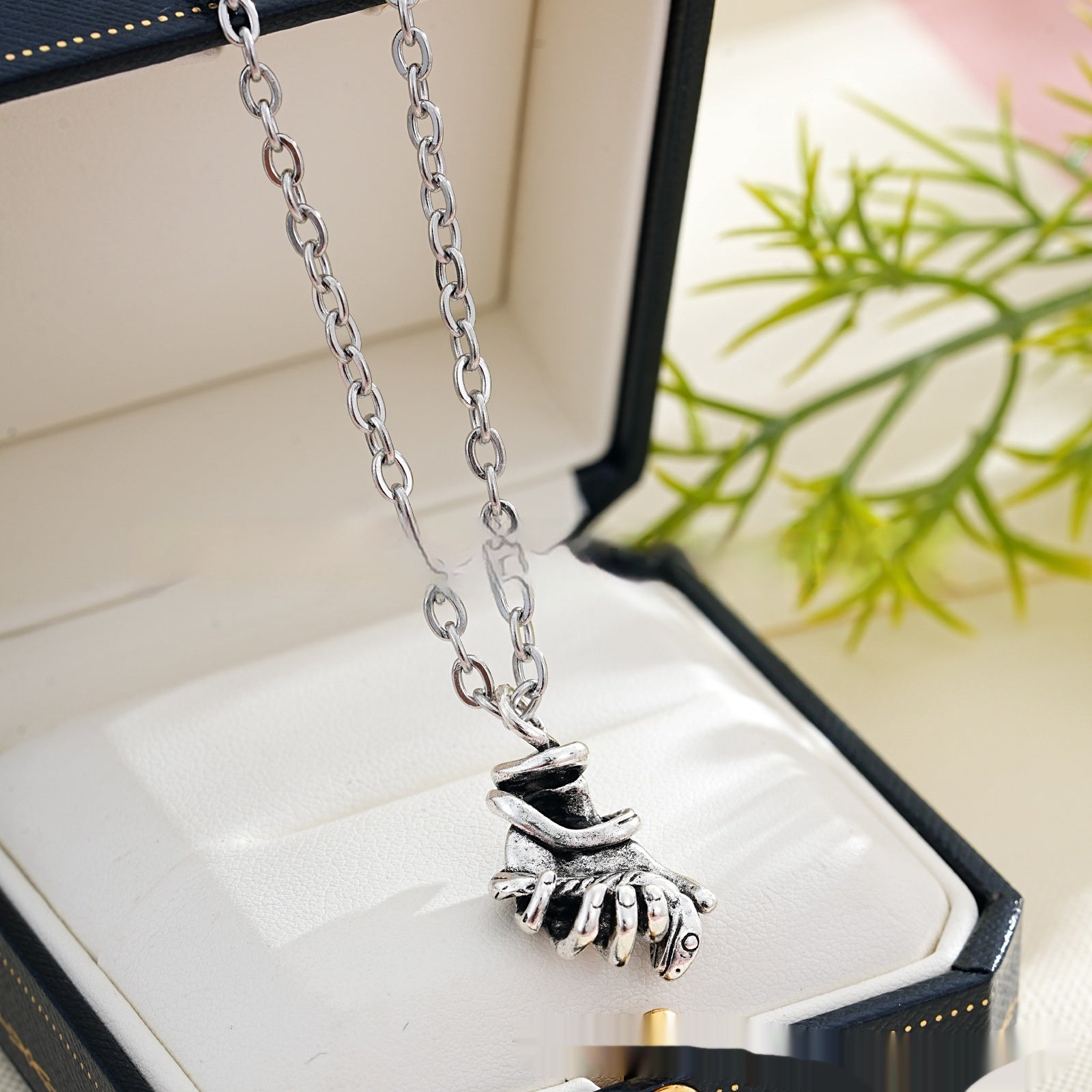 Retro Heavyweight Punch Necklace