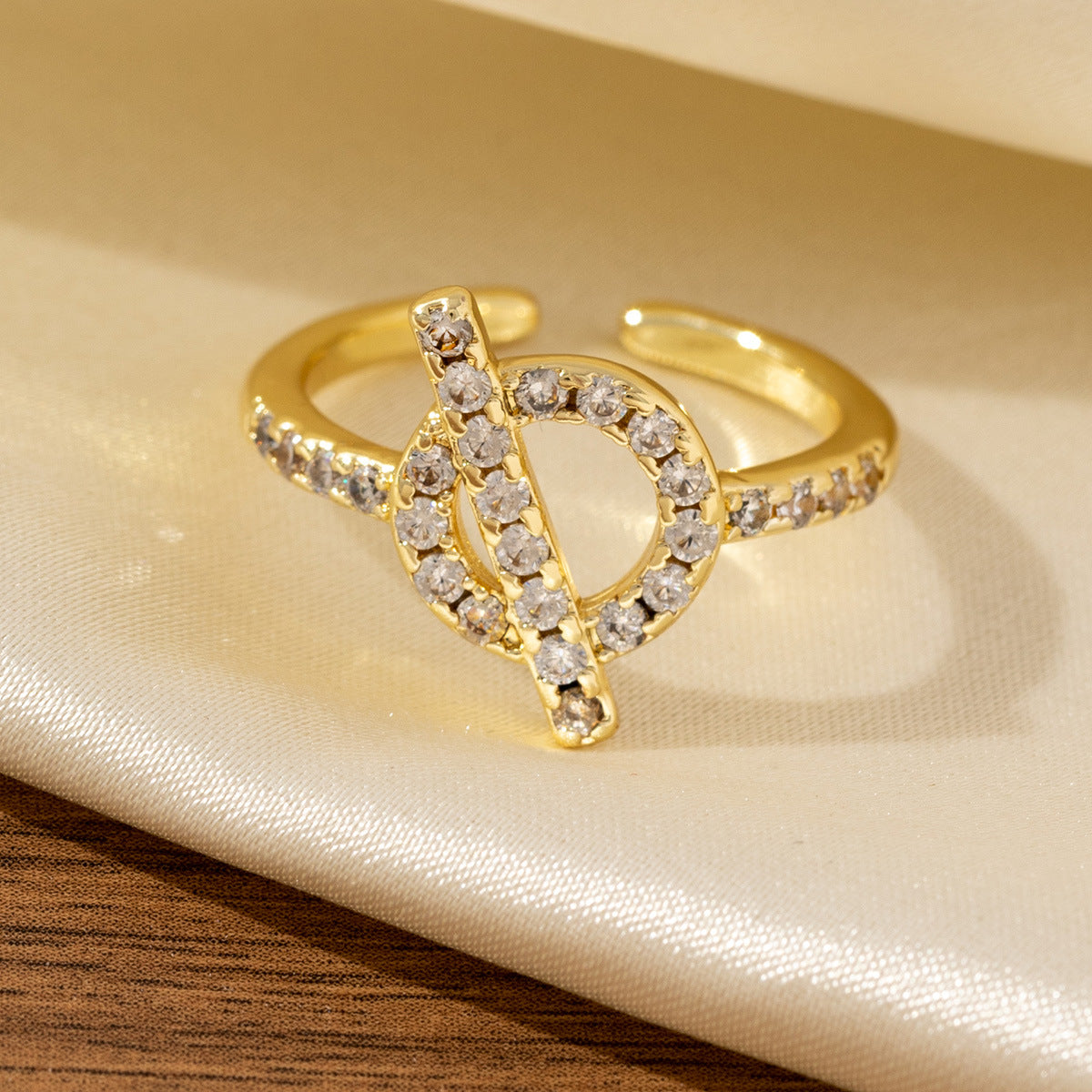 Luxury High-end Sunflower Ring Adorned With Diamonds