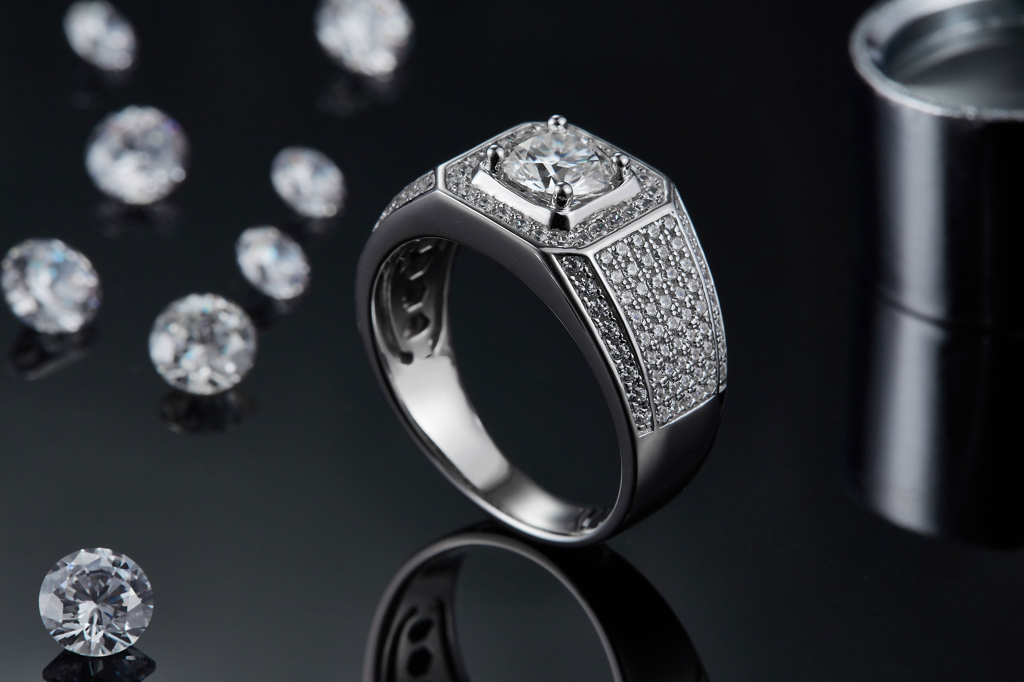 Men's 1-carat Luxury And Fashionable Light Luxury Jewelry Silver Ring Set With Top-quality Moissanite, S925 Silver-plated Platinum