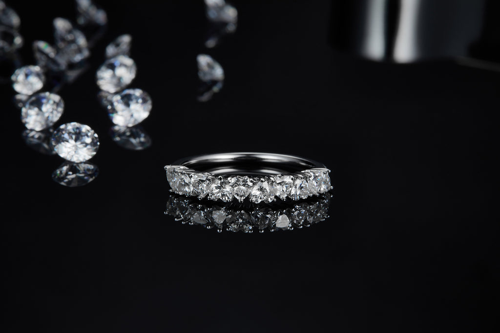 A Luxurious And Fashionable Light Luxury Jewelry Silver Ring Set With Top-quality Moissanite, S925 Silver Plated With Platinum