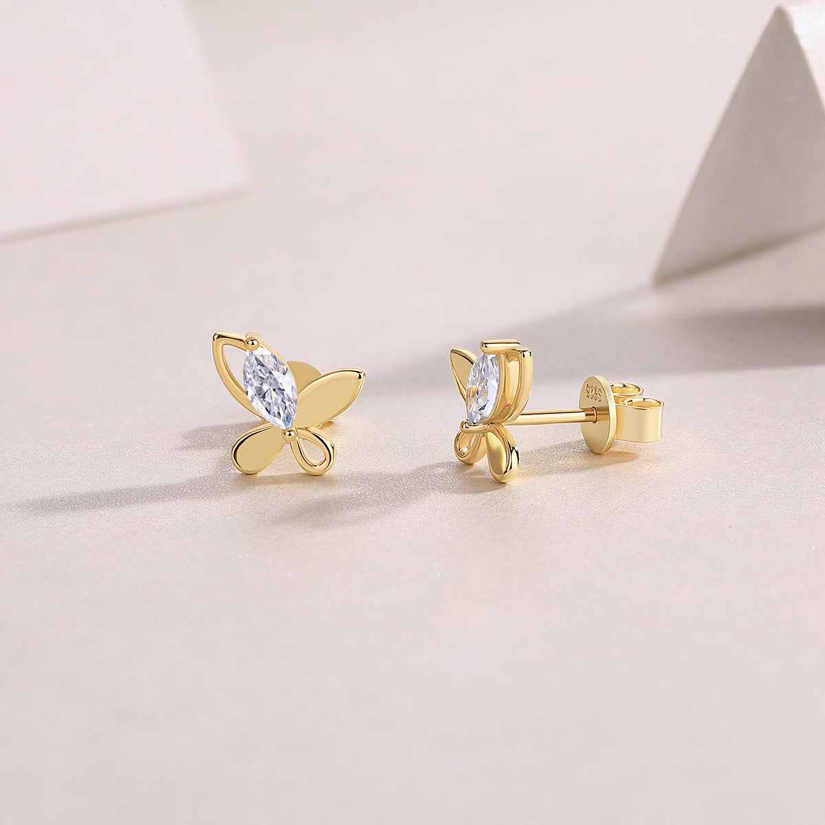 Chasing Dreams Four-Leaf Clover - Luxurious And Fashionable Light Luxury Jewelry Stud Earrings Set With Top-quality Moissanite, S925 Silver Electroplated Gold