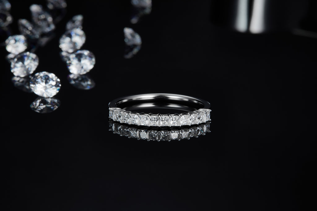 A Luxurious And Fashionable Light Luxury Jewelry Silver Ring Set With Top-quality Moissanite, S925 Silver Plated With Platinum