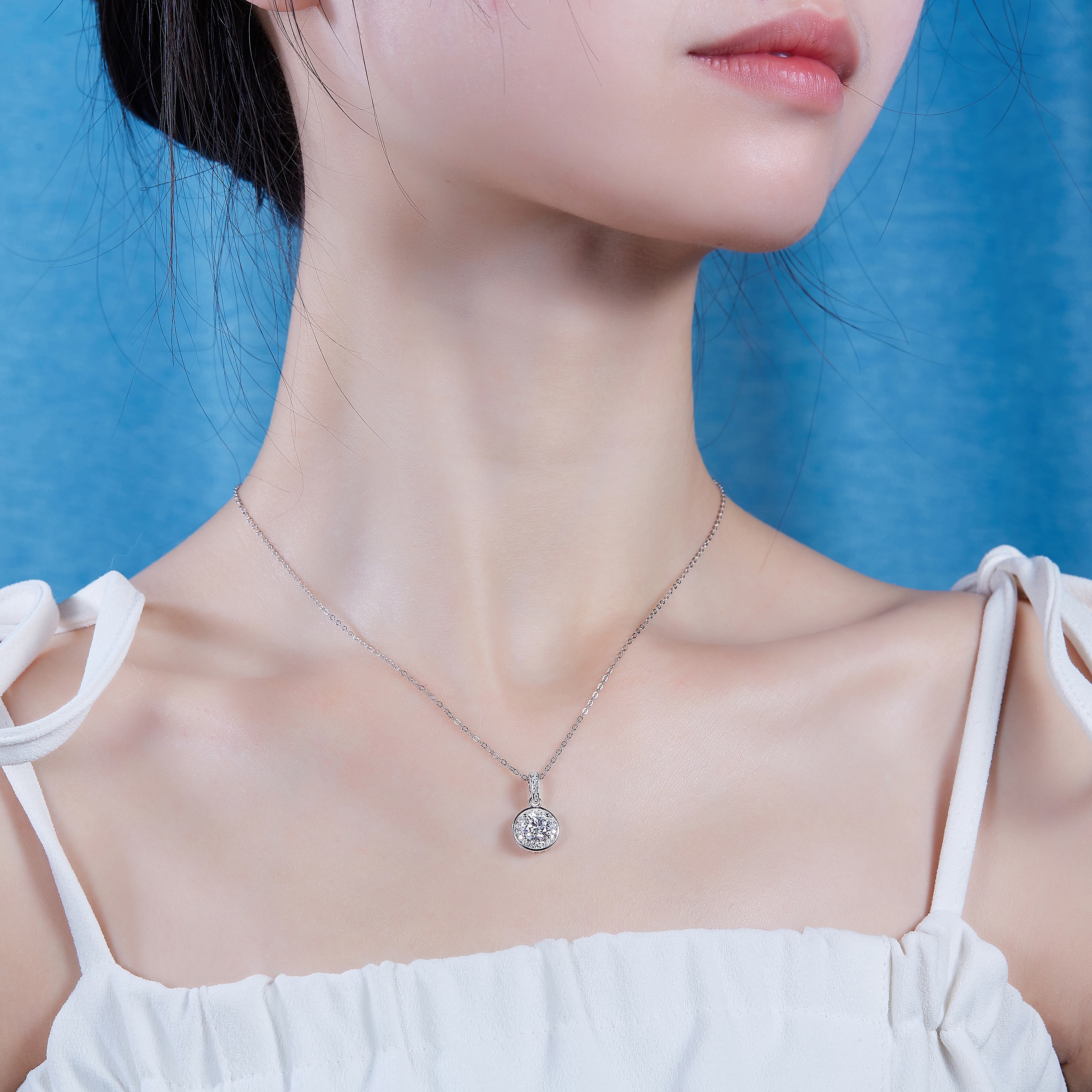 Dark Night Elf - A Fashionable And Light Luxury Jewelry Pendant Necklace Set With Top-quality Moissanite, S925 Silver Plated Platinum