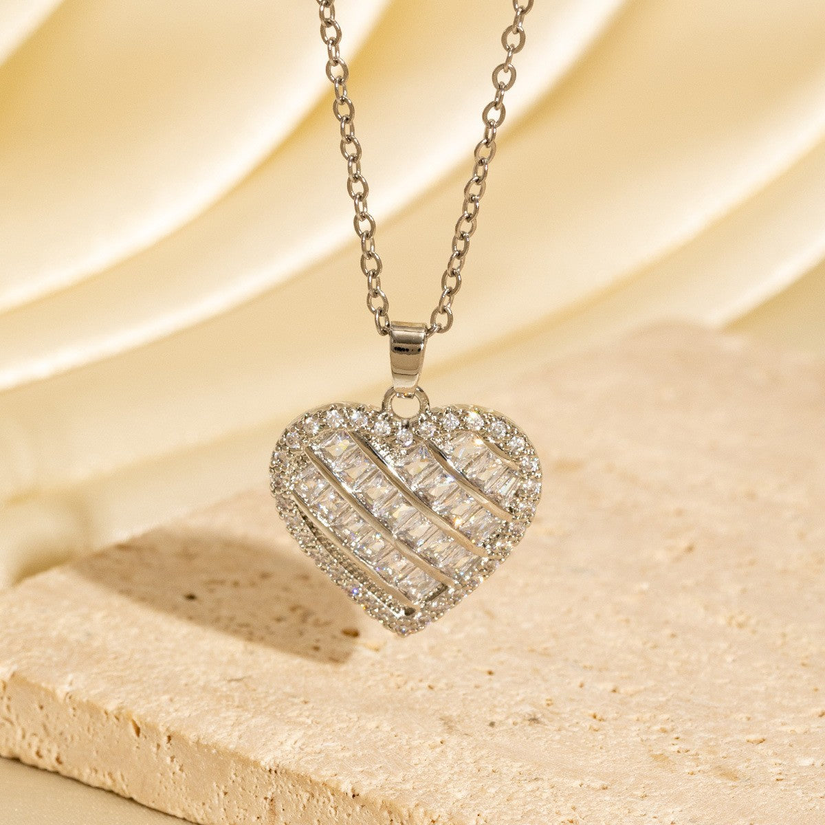 Light-luxury Vintage Micro-pave Zircon Heart Sweater Chain