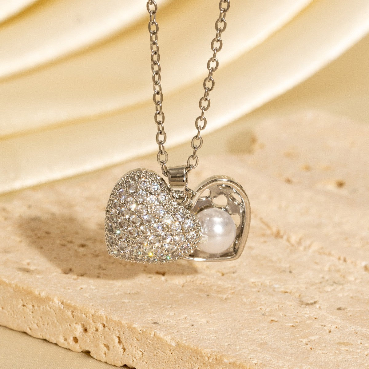 Light-luxury Vintage Micro-pave Zircon Heart Sweater Chain