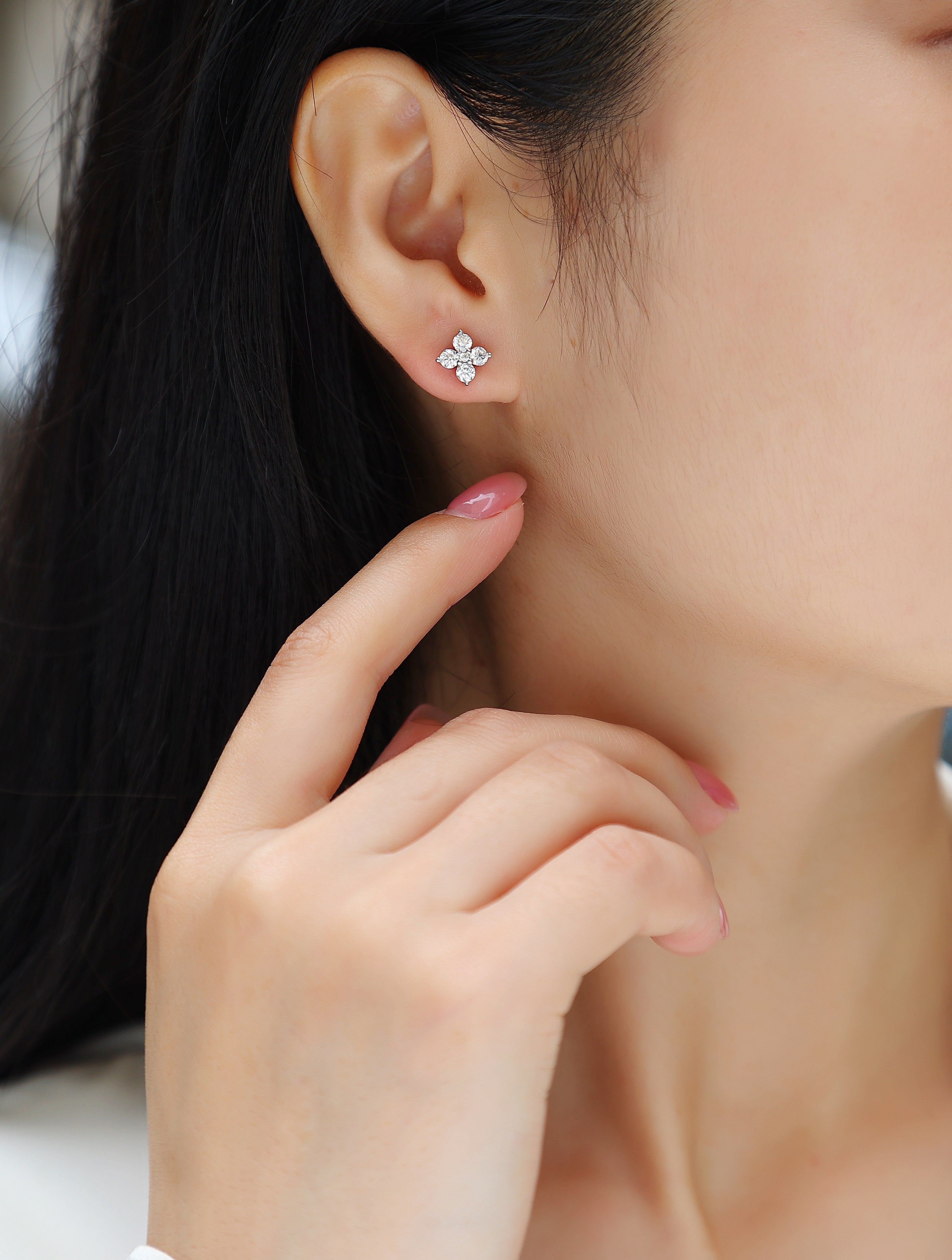 Sweetheart French - Earrings Set With Top-quality Moissanite S925, Silver And Platinum-plated Stud Earrings, A Fashionable And Trendy Accessory That Can Be Tested With A Diamond Pen