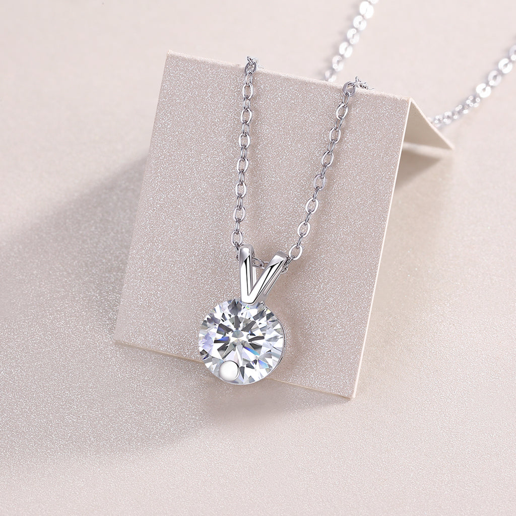 Diamond V-Chain - Set With Top-quality Moissanite Fashionable Light Luxury Jewelry Silver Pendant Necklace S925 Silver Plated Platinum