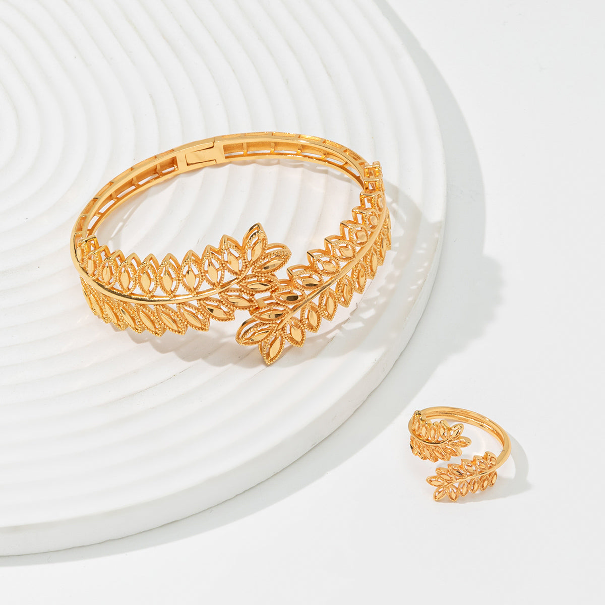 2cpsVintage Wheat Ear Leaf Gold Bracelet With An Open Ring, Worn By Women In Dubai, Africa For Daily Festivals, Wedding Accessories