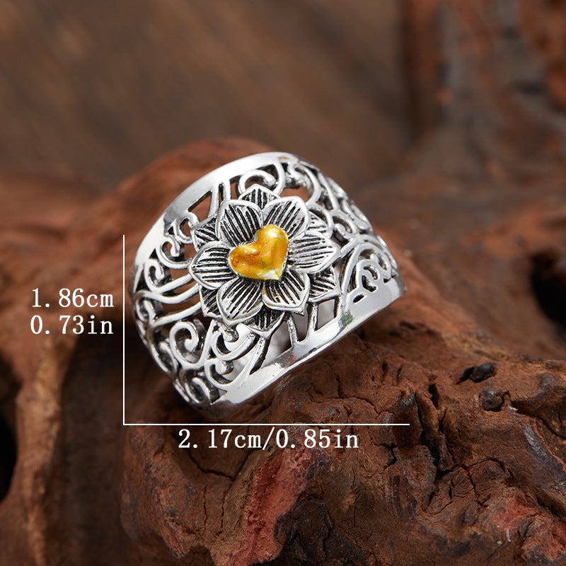 Fashionable Retro Hollow Wide-Brim Pattern Ring With A Heart Design