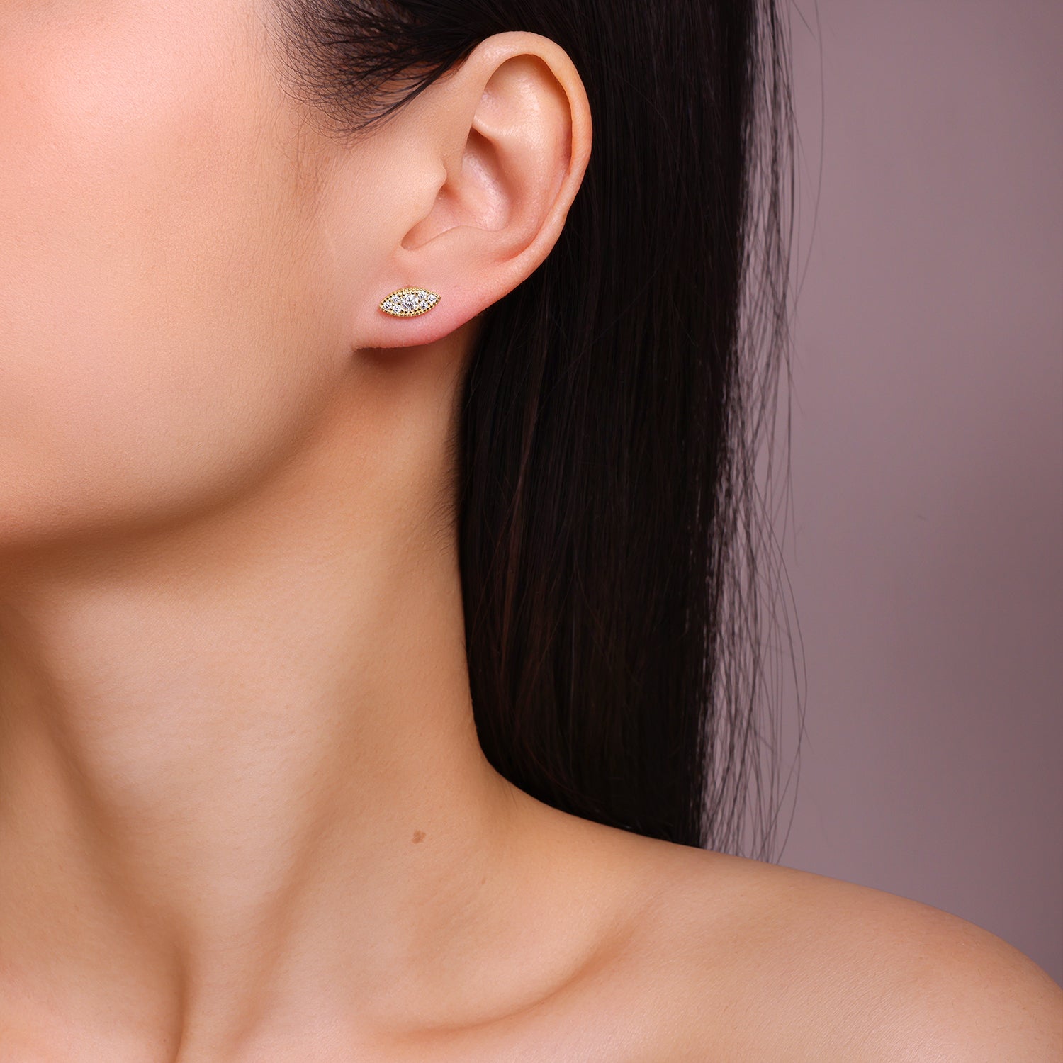 Top-quality Moissanite Luxury And Fashionable Light Luxury Jewelry Silver Stud Earrings S925 Silver Electroplated Gold
