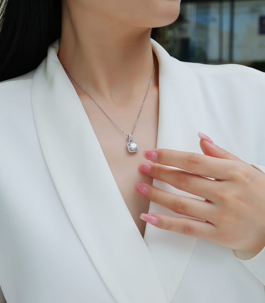 Small Square Diamond - Set With Top-quality Moissanite, Fashionable And Light Luxury Jewelry, Silver Pendant Necklace S925, Silver-plated Platinum