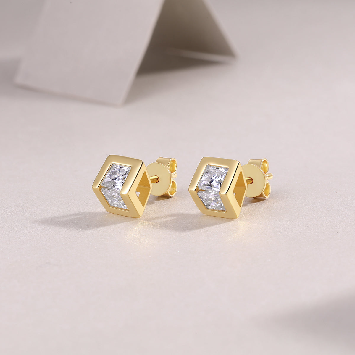Exclusive - Top-quality Moissanite Luxury And Fashionable Light Luxury Jewelry Silver Stud Earrings S925 Silver Electroplated Gold