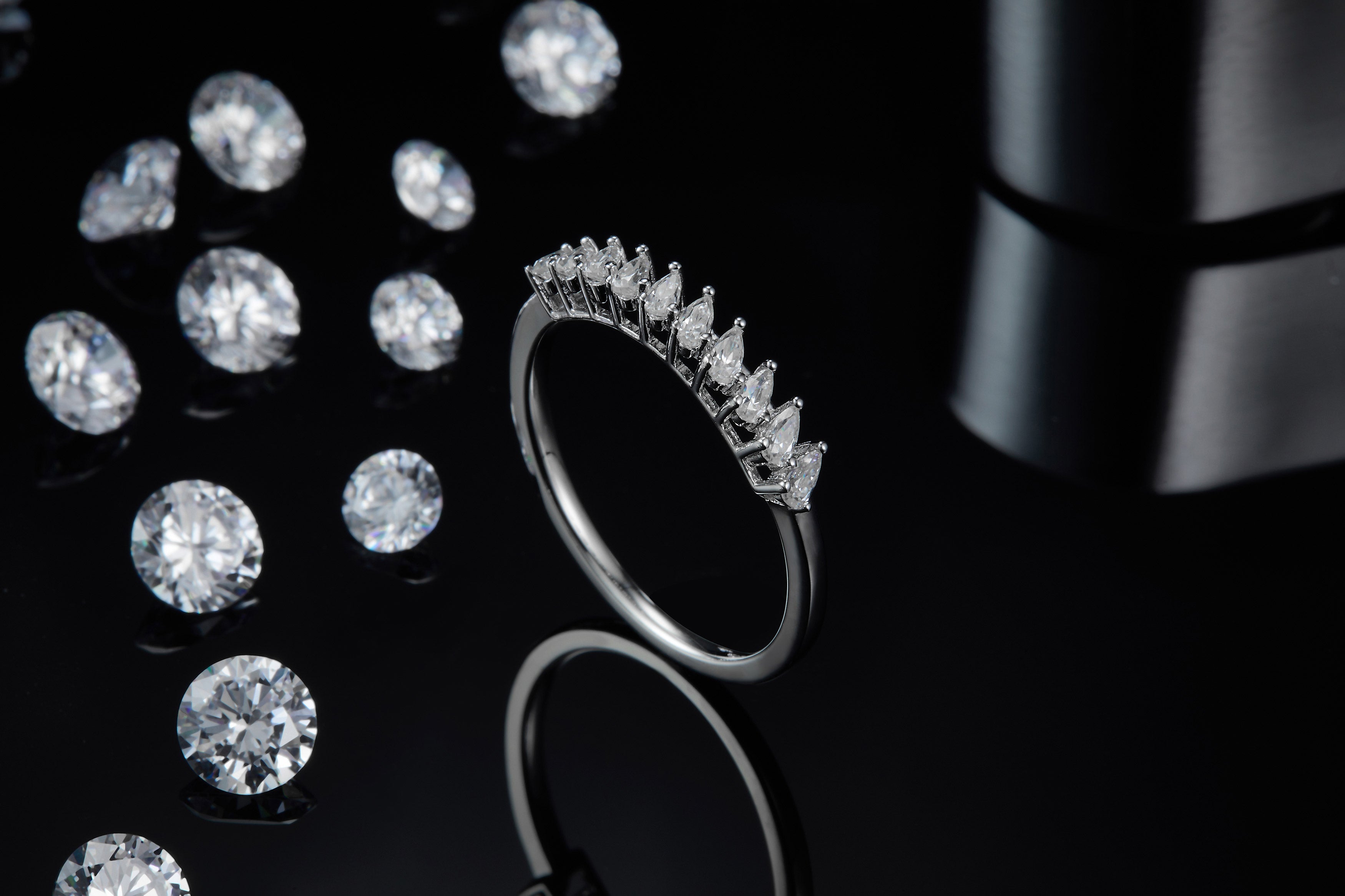 A Luxurious And Fashionable Light Luxury Jewelry Silver Ring Set With Top-quality Moissanite, S925 Silver Plated With Platinum