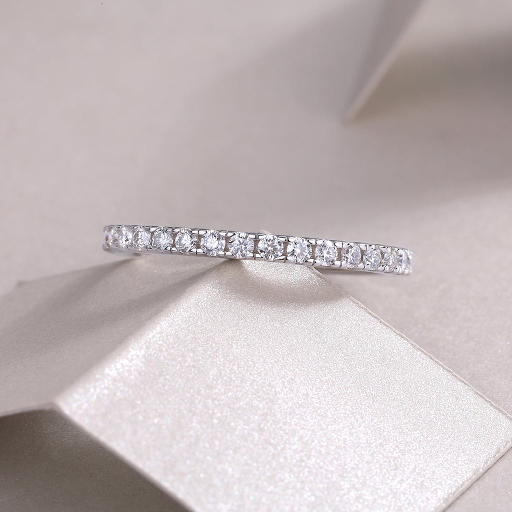 Daytime - A Wedding Ring Set With Top-quality Moissanite S925 Silver And Platinum-plated Diamond Can Be Tested With A Diamond Pen. The Ring Is In Gold And Rose Gold