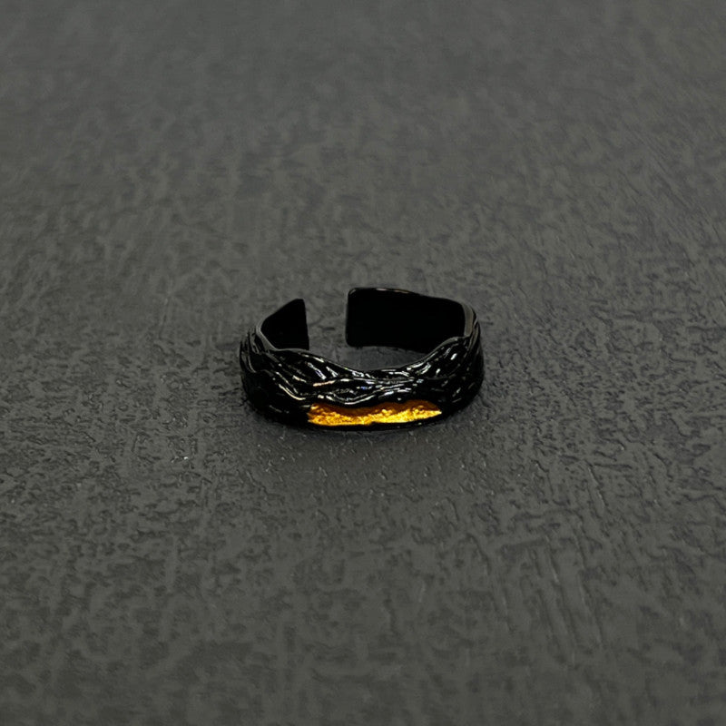 Trendy Niche-design Black And Gold Ring With A Vintage High-end Aesthetic