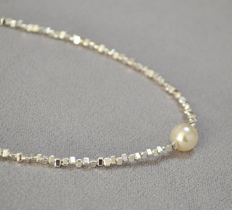 Womens Sparkling Minimalist Beaded Short Necklace