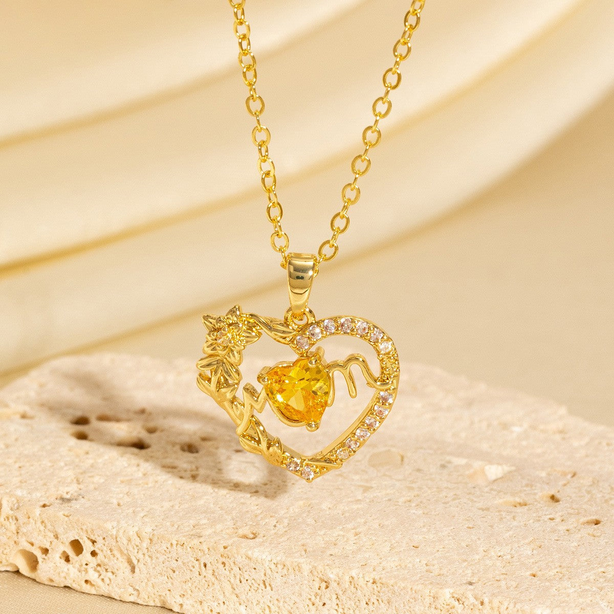 Light-luxury Vintage Micro-pave Zircon Heart Sweater Chain