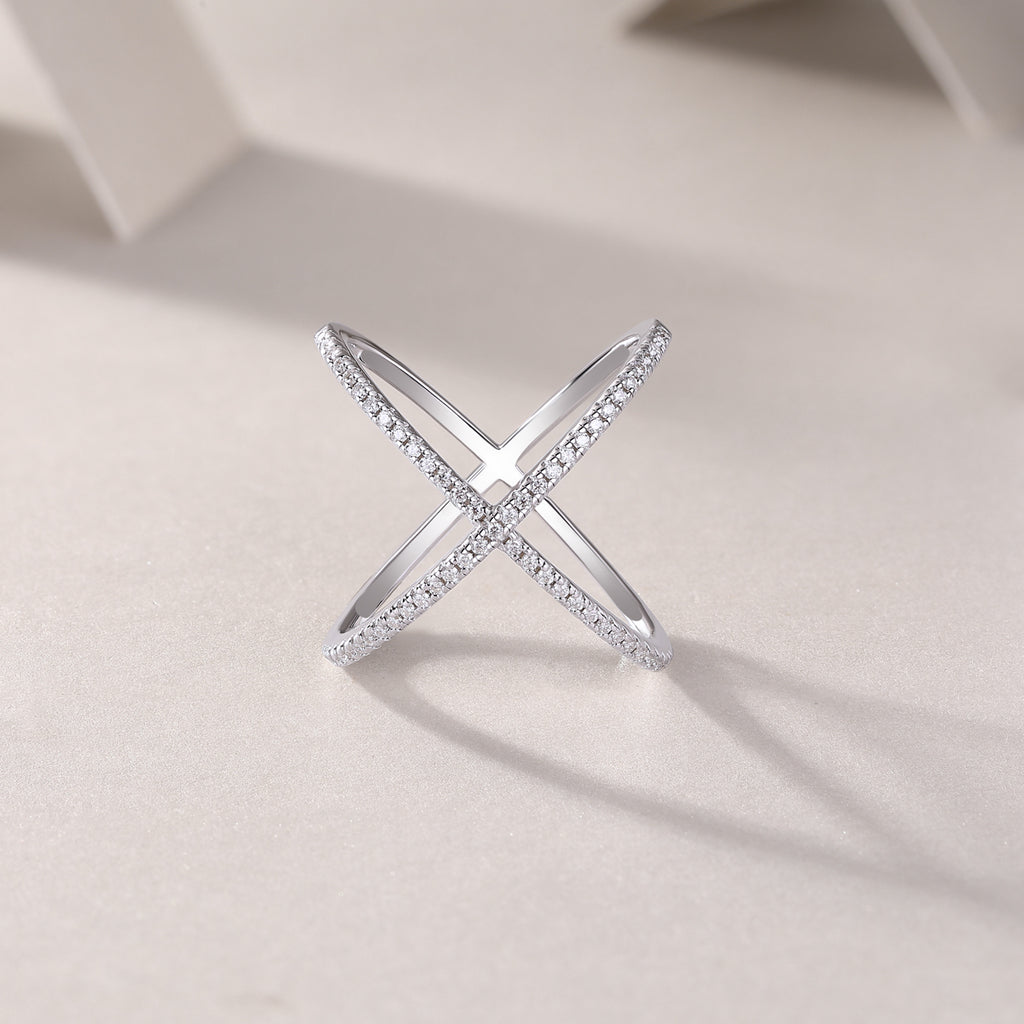 X-shaped Heart Movement - Set With Top-quality Moissanite S925 Silver And Platinum-plated Diamond Wedding Ring. The Golden Color Of The Ring Can Be Tested With A Diamond Pen