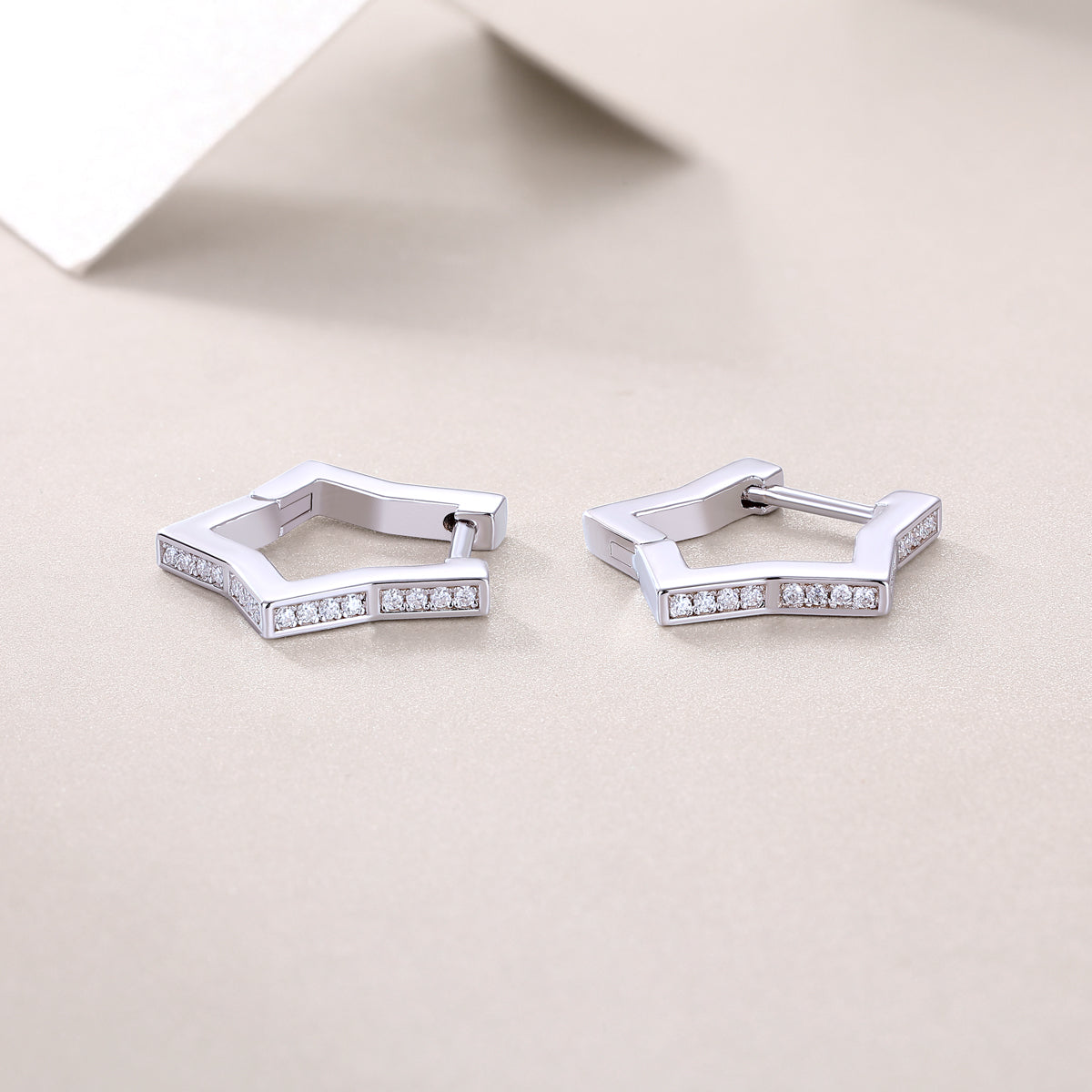 Star River Wandering - Earrings Set With Top-quality Moissanite S925 Silver And Platinum-plated Stud Earrings, A Fashionable And Trendy Accessory, Can Be Tested With A Diamond Pen