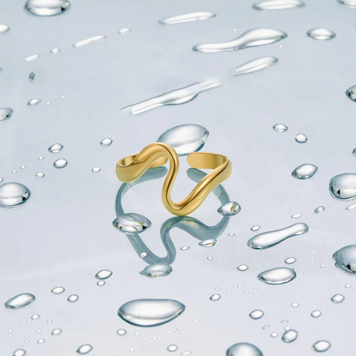 Fashionable Design Serpentine Irregular Ring With Curved Geometric Openwork For Women