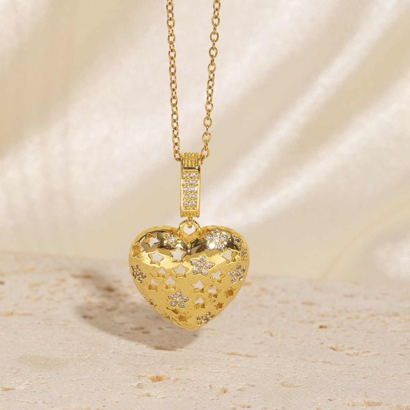 Light-luxury Vintage Micro-pave Zircon Heart Sweater Chain
